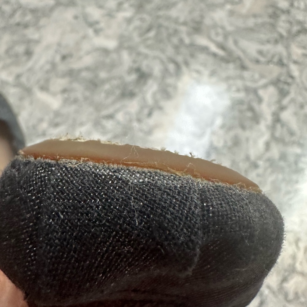 Toms Black Leather Flats Versatile Comfort size 9 - Picture 8 of 9